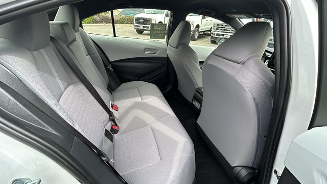 Vehicle image 13 of 23