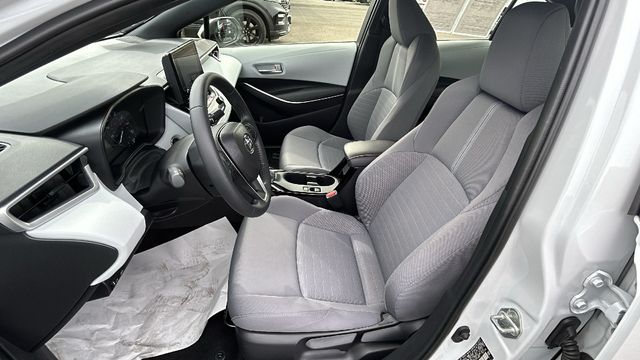 Vehicle image 17 of 23