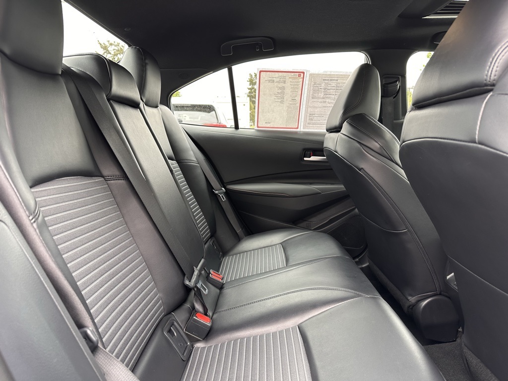 Vehicle image 14 of 25