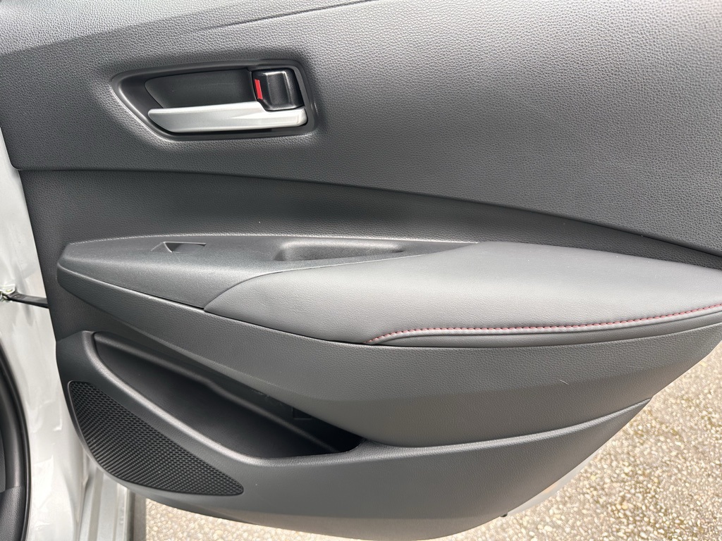 Vehicle image 13 of 25