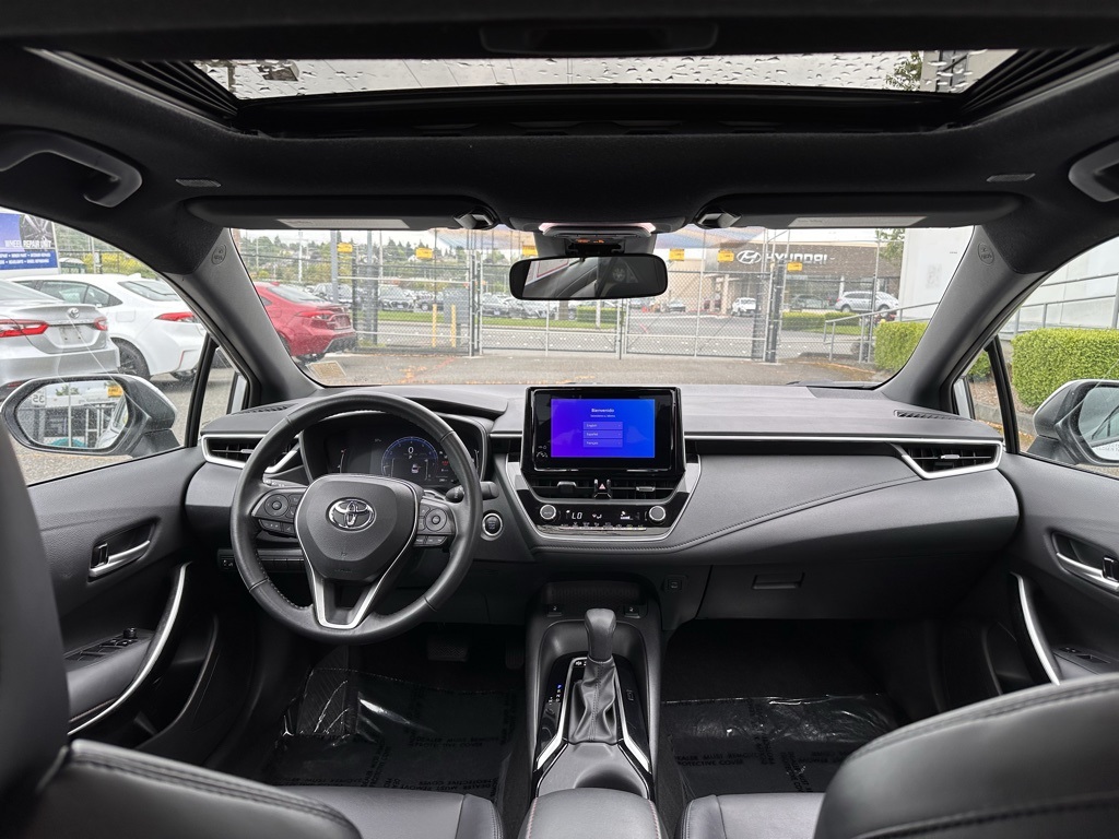 Vehicle image 17 of 25