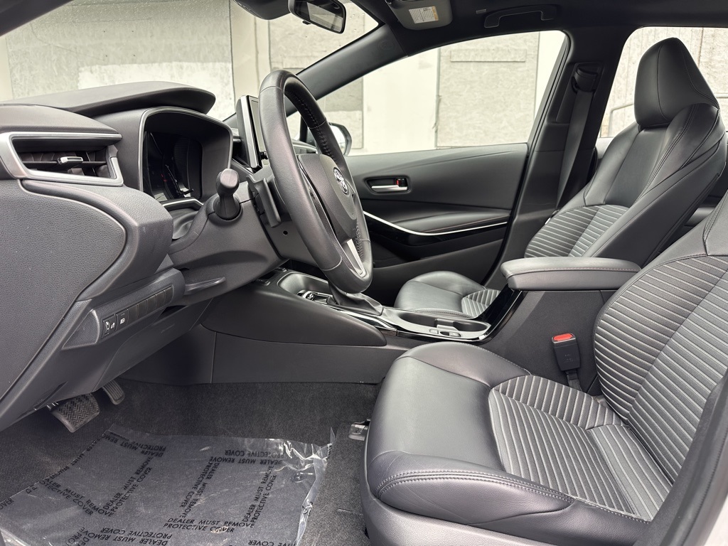 Vehicle image 10 of 25