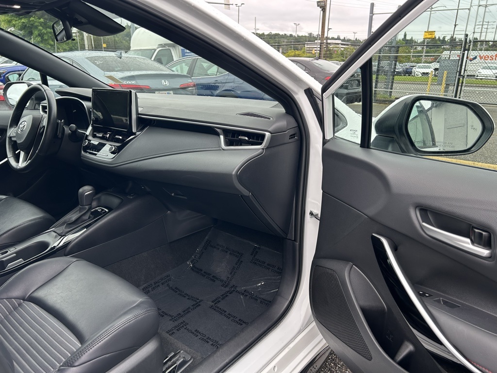 Vehicle image 15 of 25