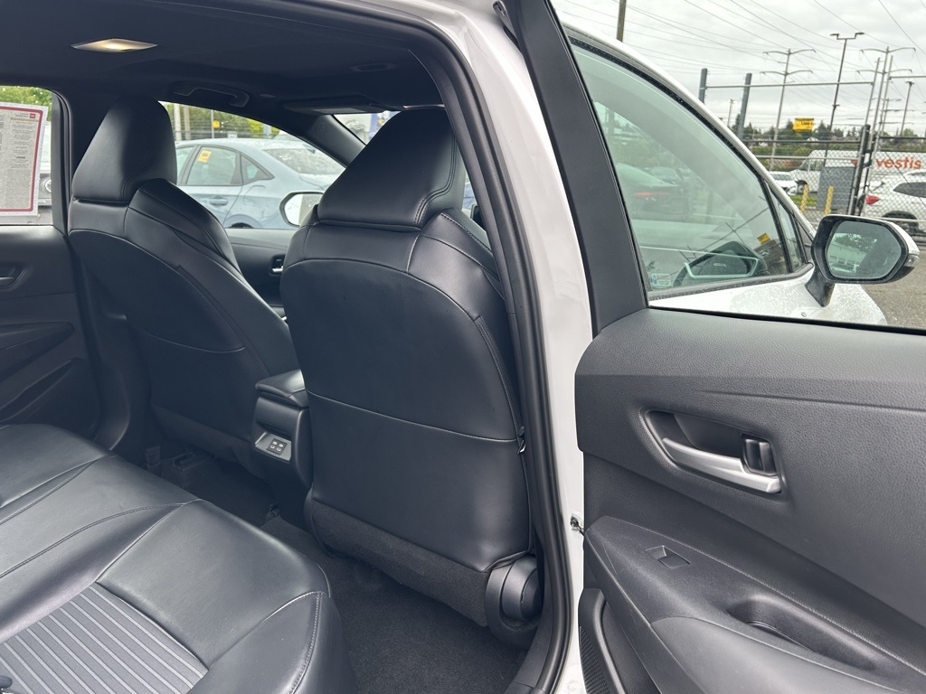 Vehicle image 13 of 25