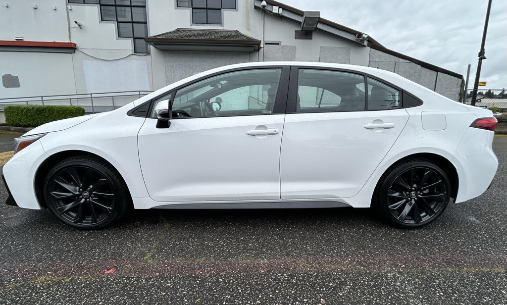 Vehicle image 7 of 25
