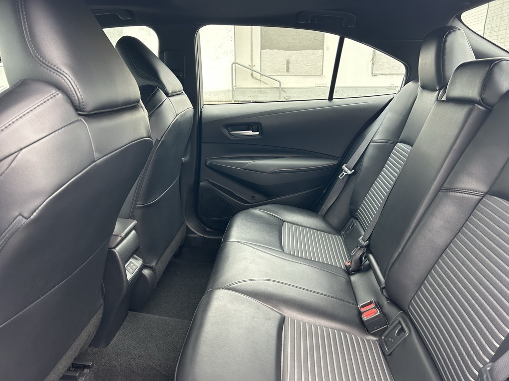 Vehicle image 12 of 25