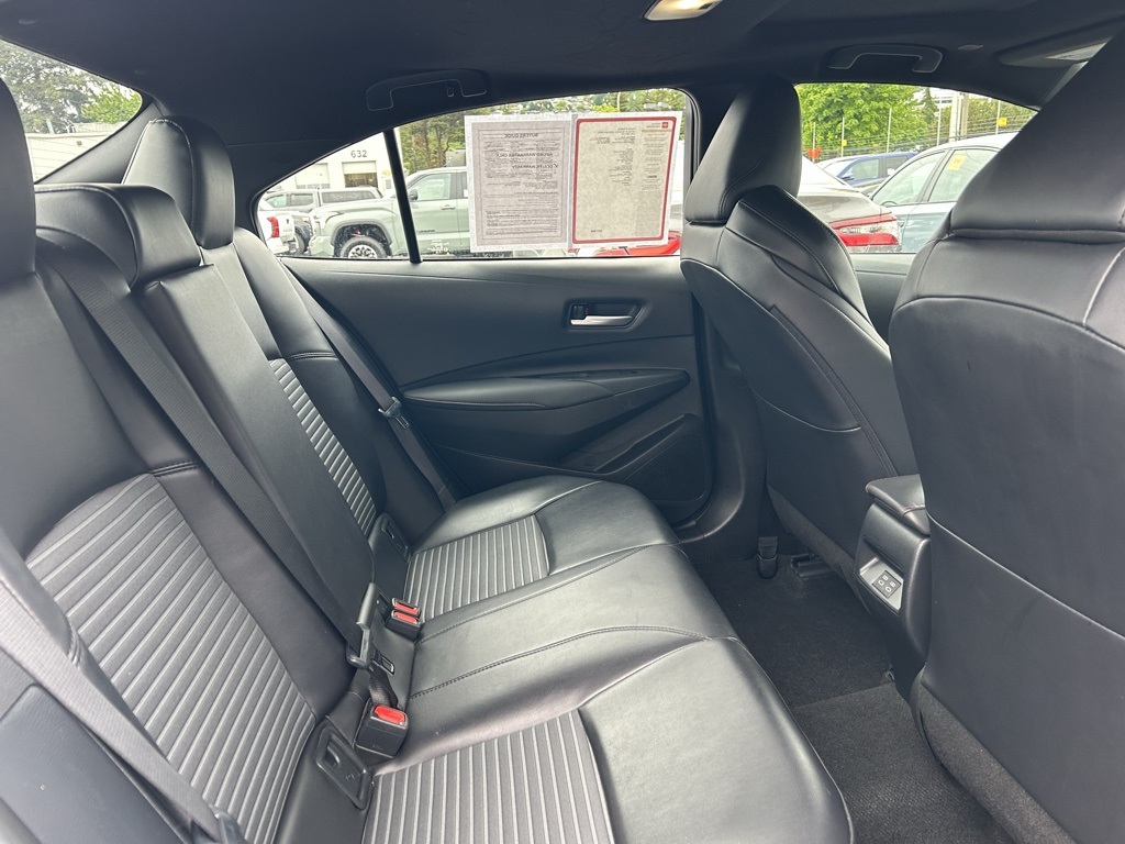 Vehicle image 14 of 25