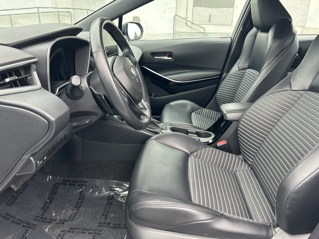 Vehicle image 10 of 25