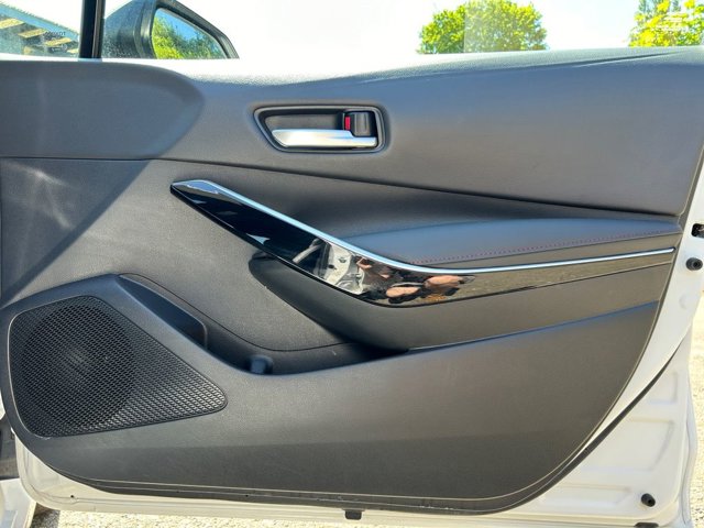 Vehicle image 25 of 36