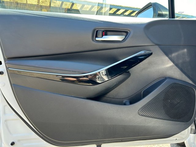Vehicle image 22 of 36