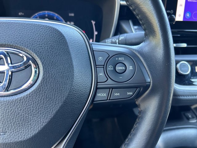 Vehicle image 18 of 36