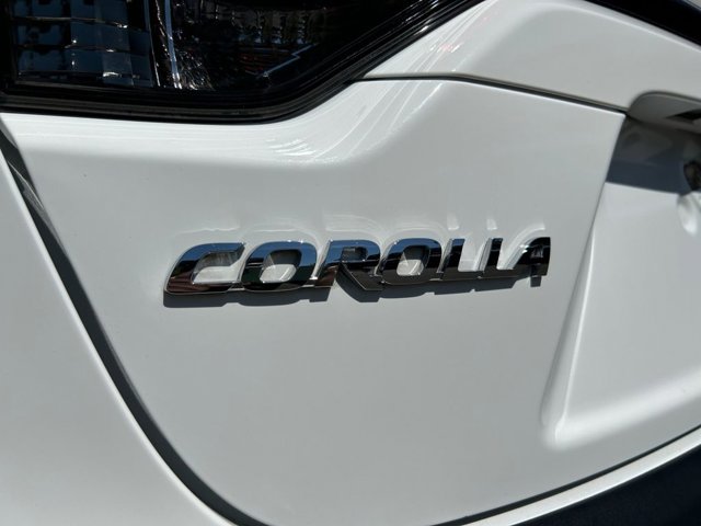 Vehicle image 32 of 36