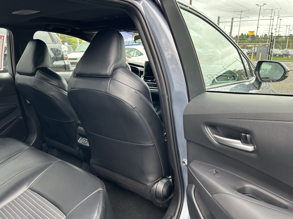 Vehicle image 13 of 25