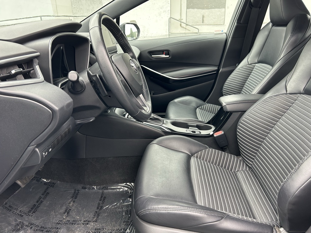 Vehicle image 10 of 25