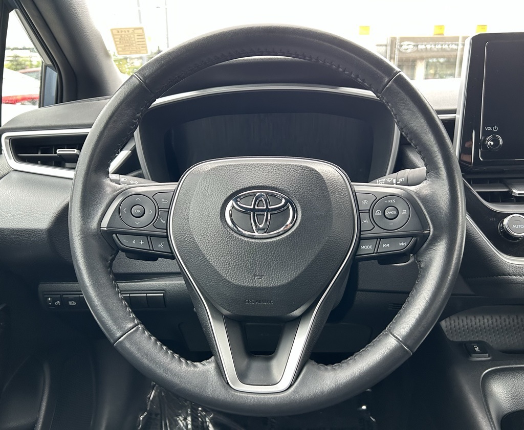 Vehicle image 18 of 25