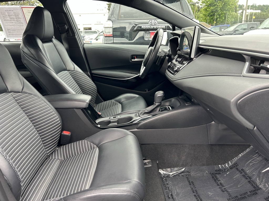 Vehicle image 16 of 25
