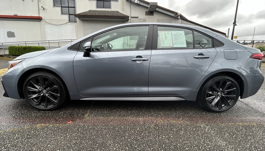 Vehicle image 8 of 25