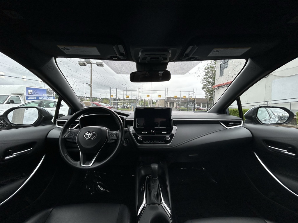 Vehicle image 17 of 25
