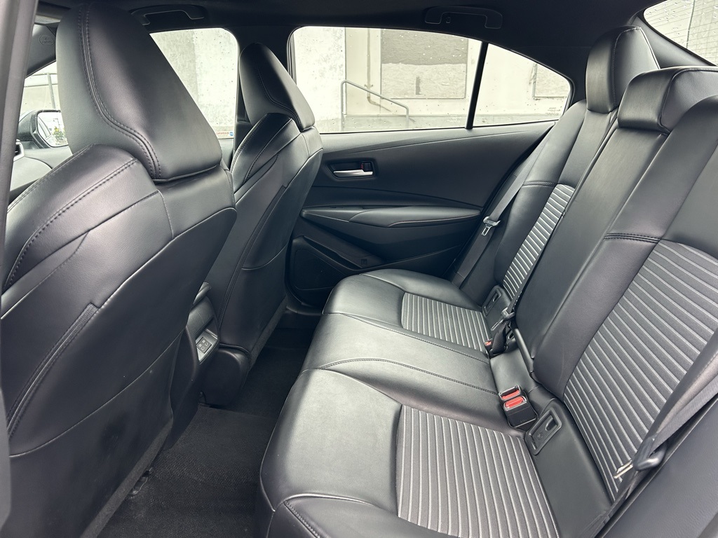 Vehicle image 12 of 25