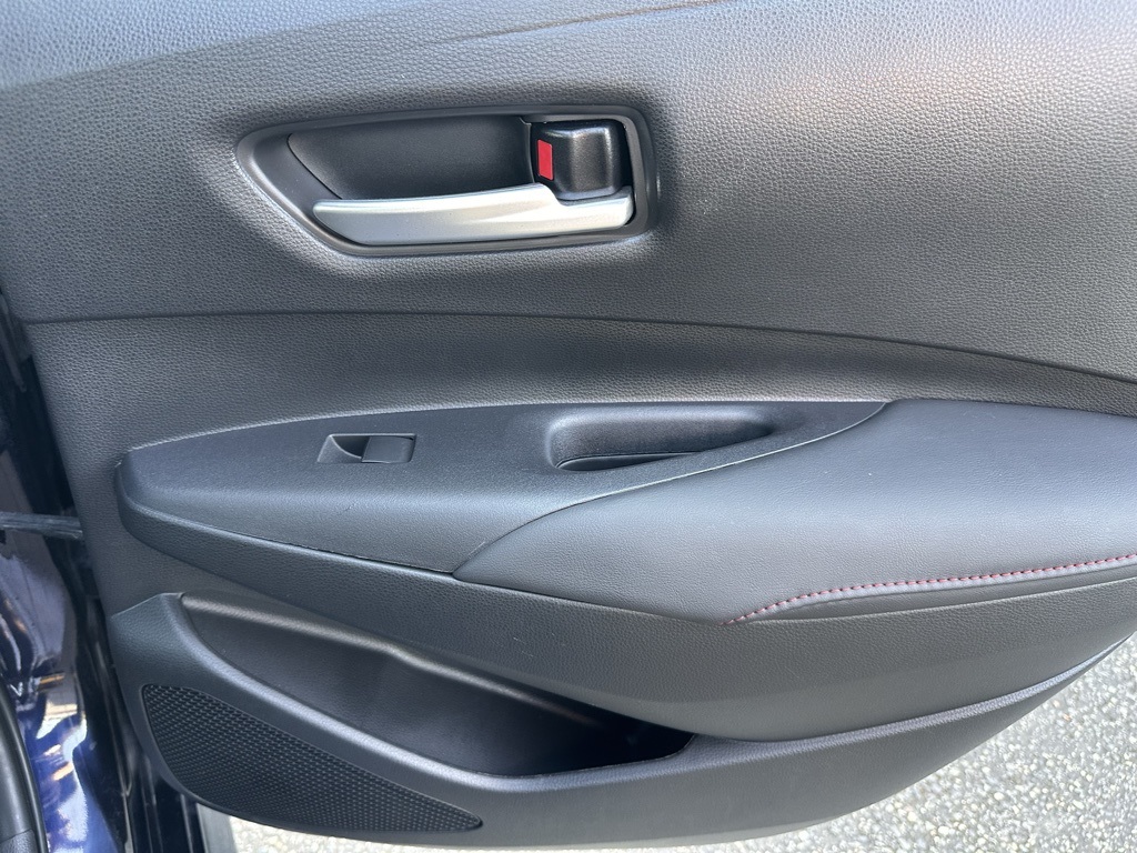 Vehicle image 13 of 25