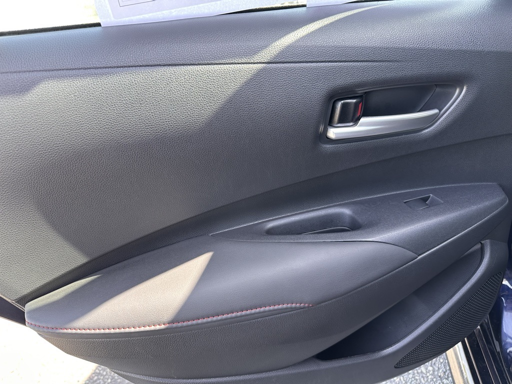 Vehicle image 11 of 25