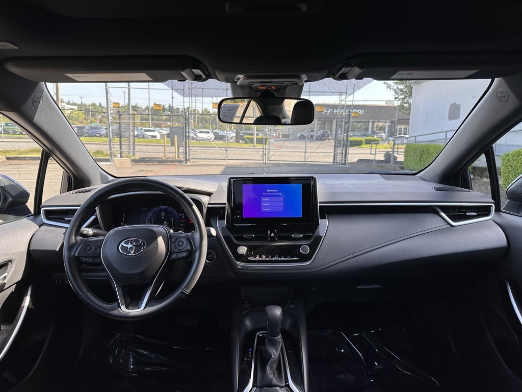 Vehicle image 17 of 25