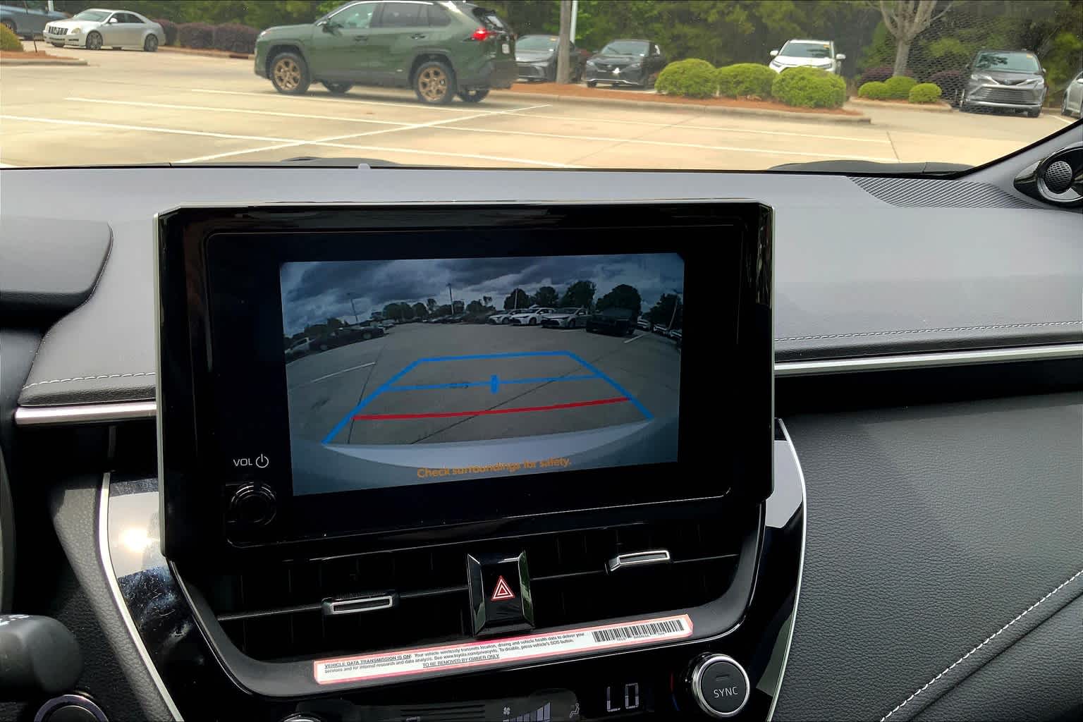 Vehicle image 27 of 32