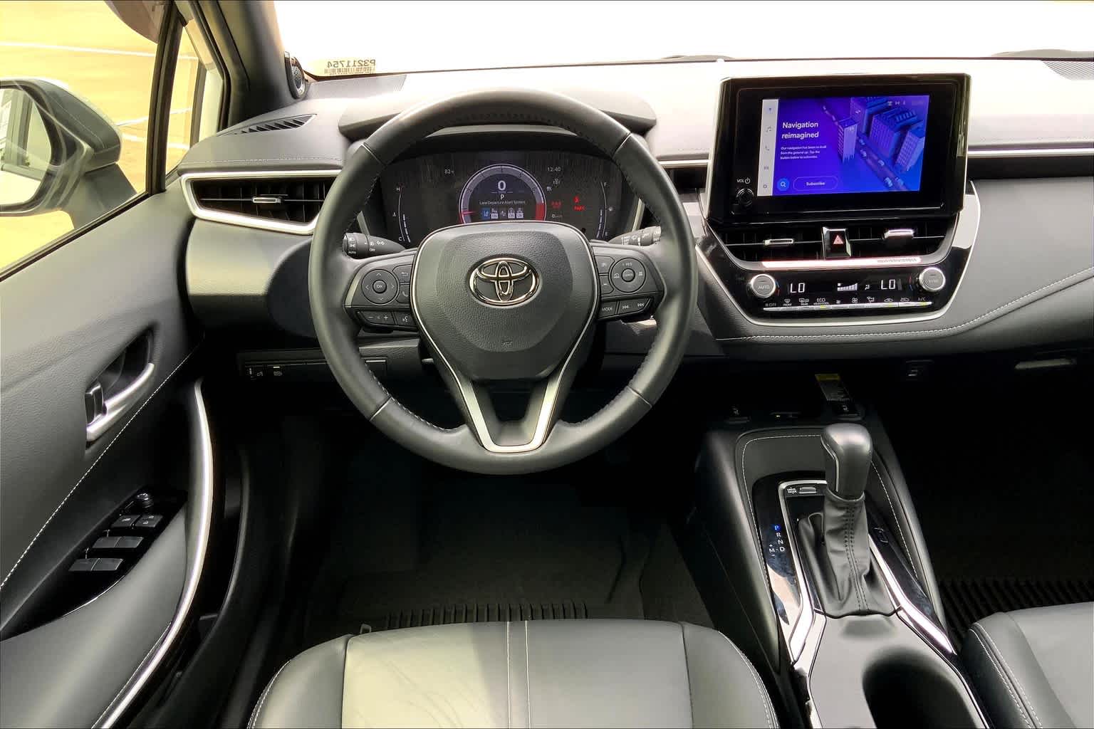 Vehicle image 7 of 32