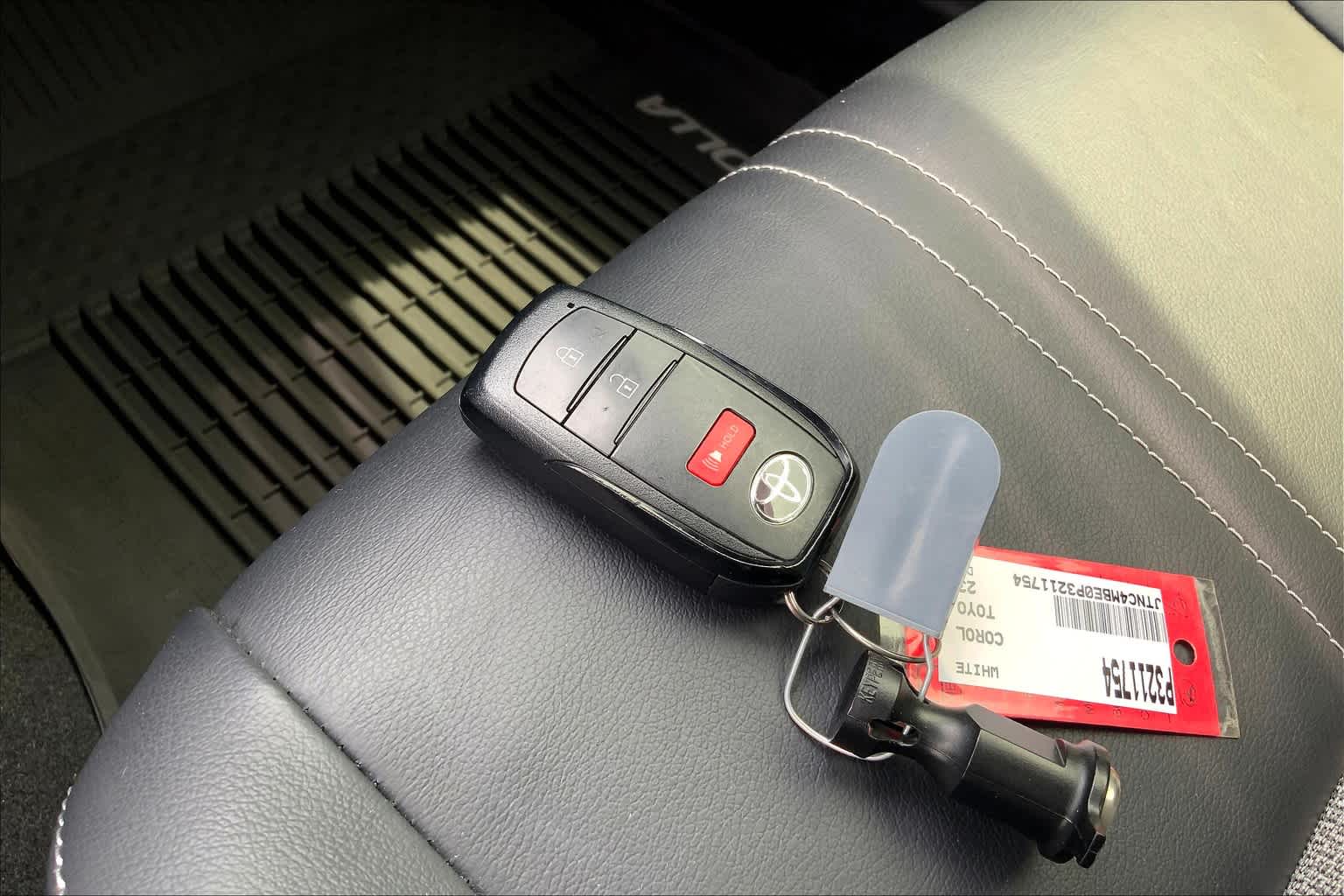 Vehicle image 13 of 32