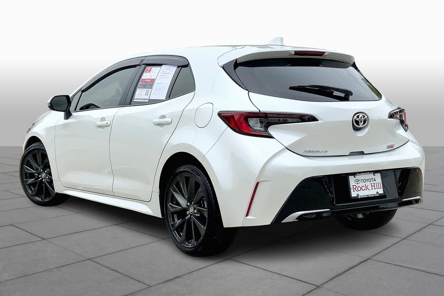 Vehicle image 6 of 32
