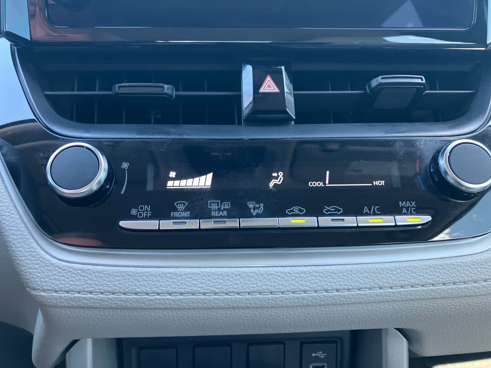 Vehicle image 22 of 30