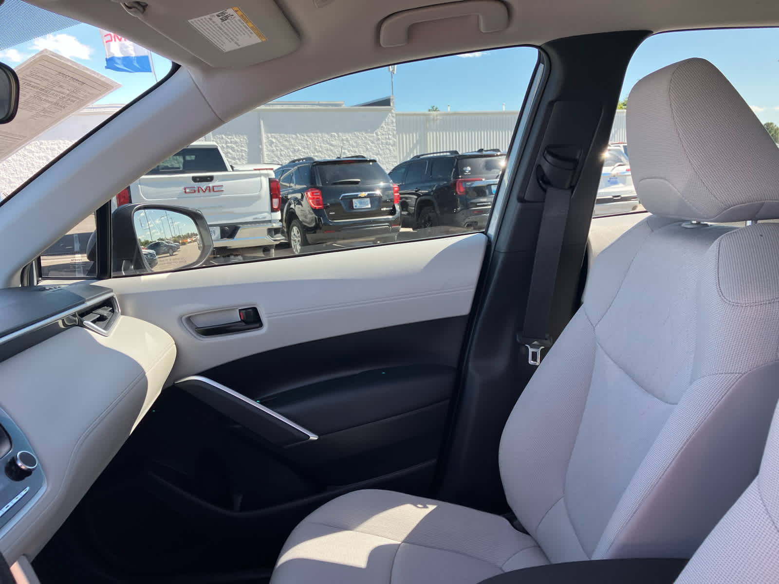 Vehicle image 10 of 30