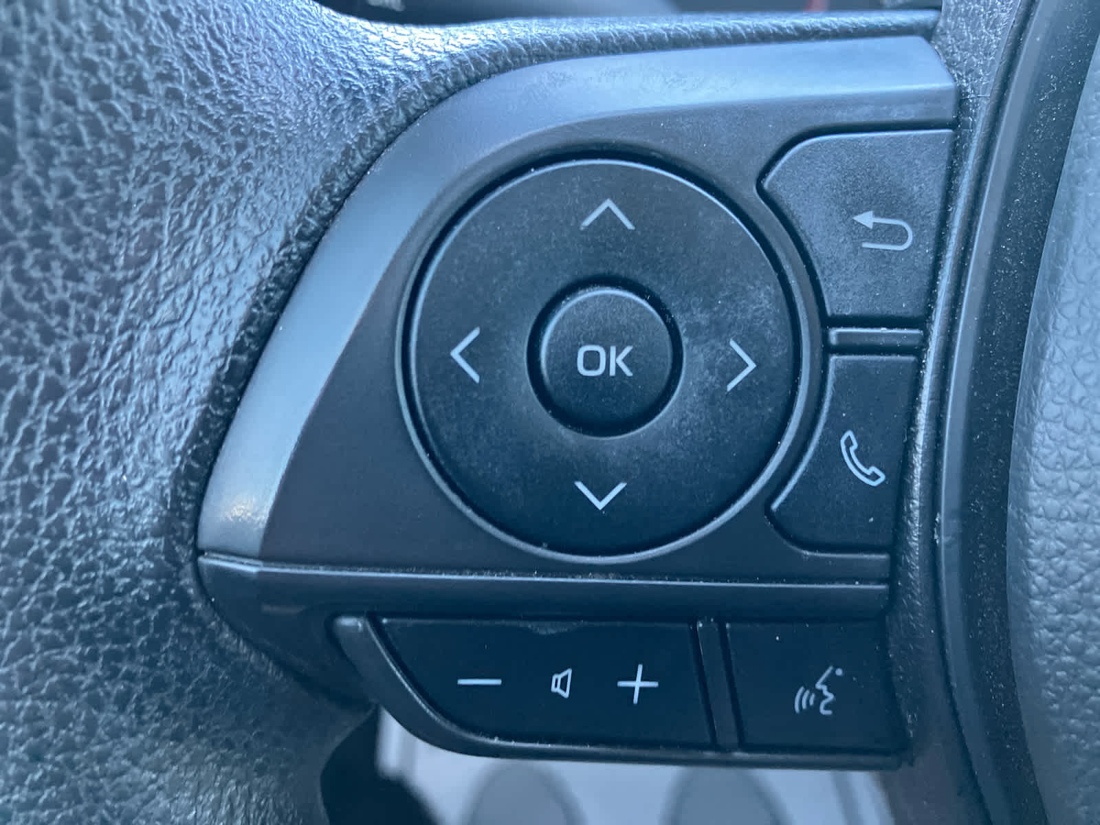 Vehicle image 16 of 30