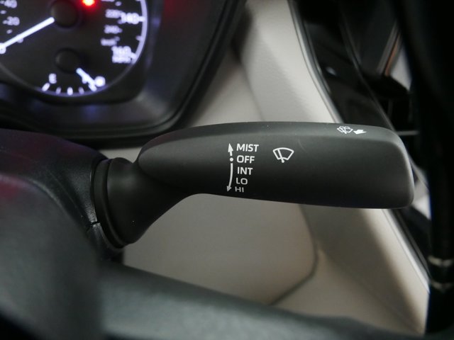 Vehicle image 31 of 36