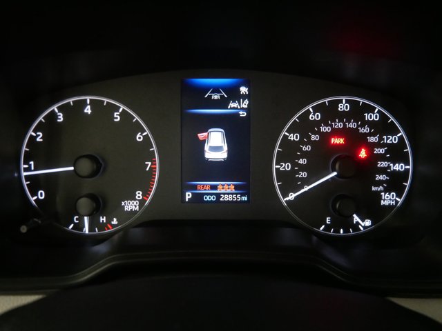 Vehicle image 21 of 36