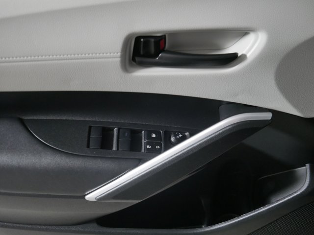 Vehicle image 19 of 36