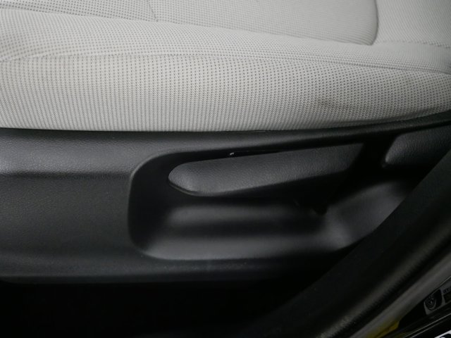 Vehicle image 20 of 36