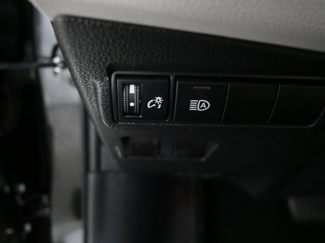 Vehicle image 26 of 36