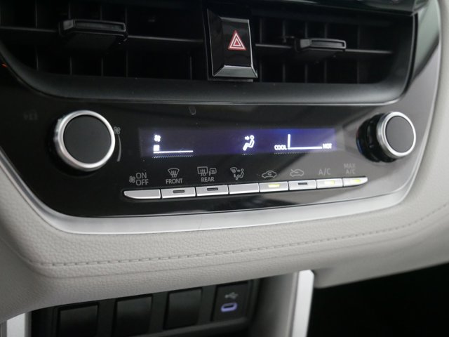 Vehicle image 23 of 36