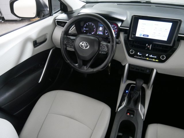 Vehicle image 9 of 36