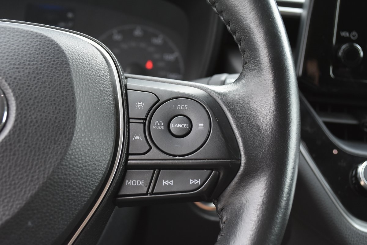 2023 Toyota Corolla Cross LE Image 31 of 35