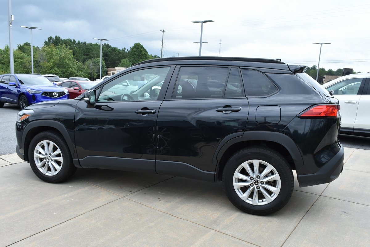 2023 Toyota Corolla Cross LE Image 10 of 35