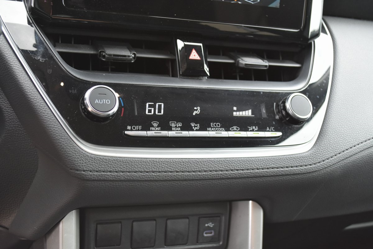 2023 Toyota Corolla Cross LE Image 35 of 35