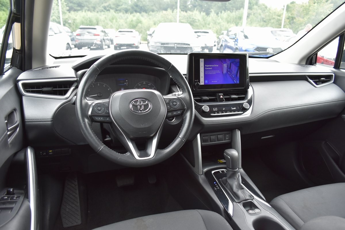 2023 Toyota Corolla Cross LE Image 20 of 35