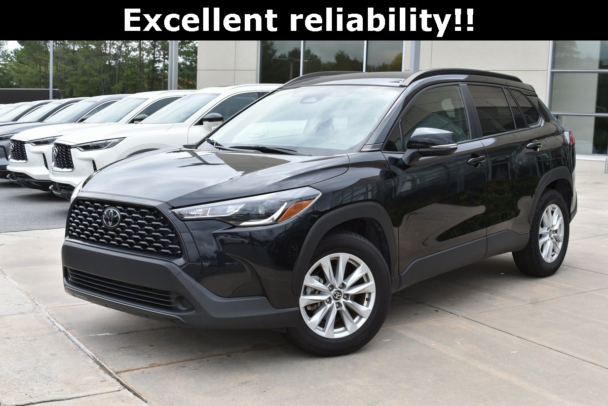 2023 Toyota Corolla Cross LE Image 2 of 35