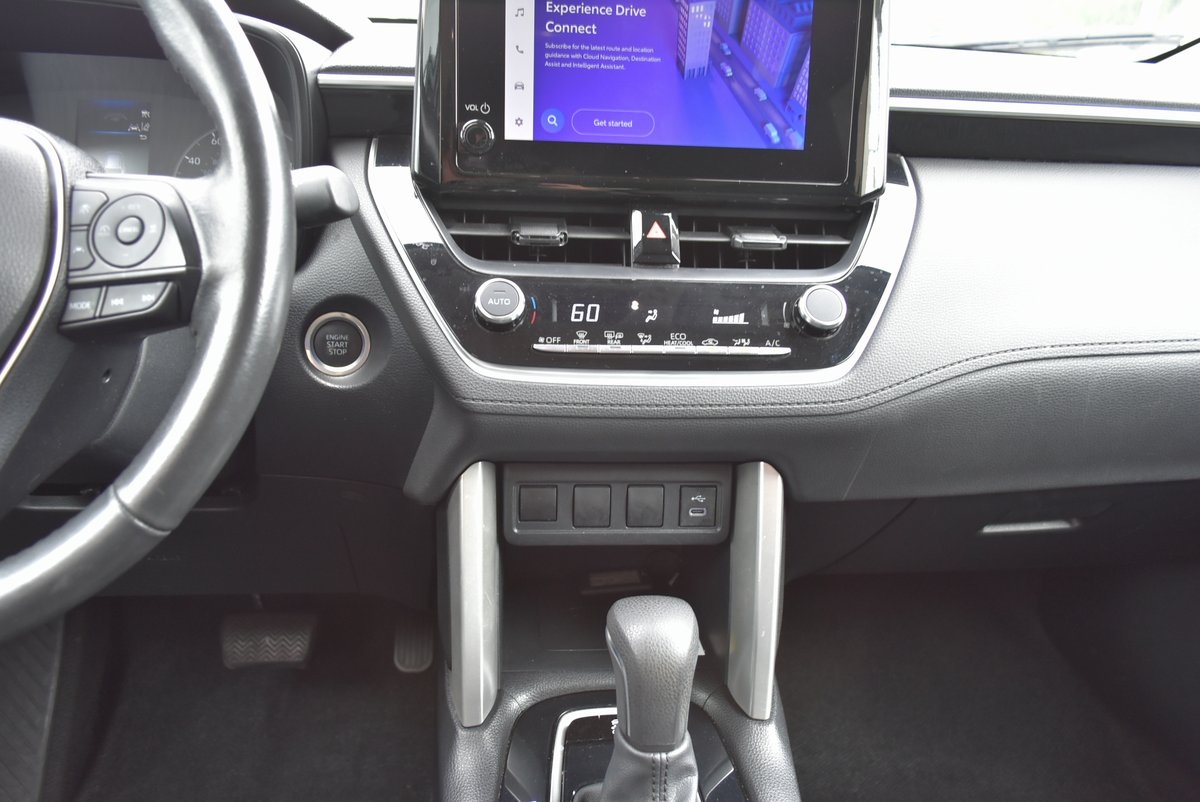 2023 Toyota Corolla Cross LE Image 33 of 35