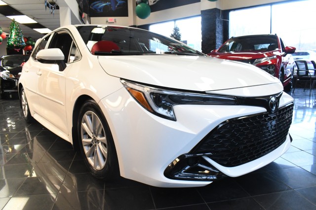 2023 Toyota Corolla SE Image 3 of 40