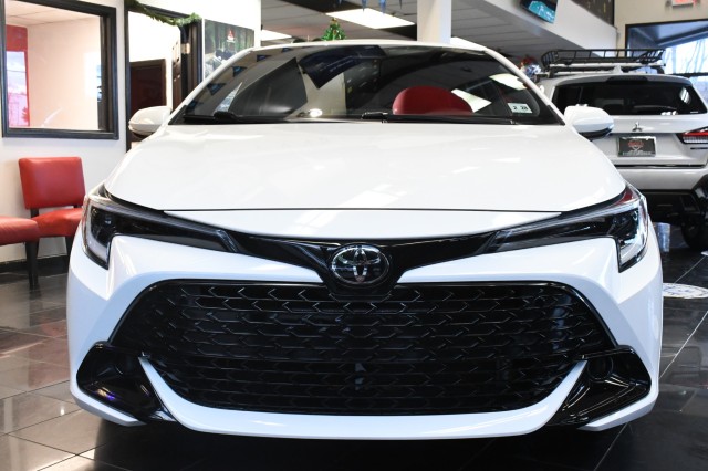 2023 Toyota Corolla SE Image 2 of 40