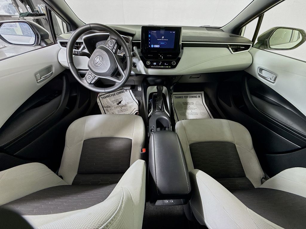 2023 Toyota Corolla SE Image 15 of 28