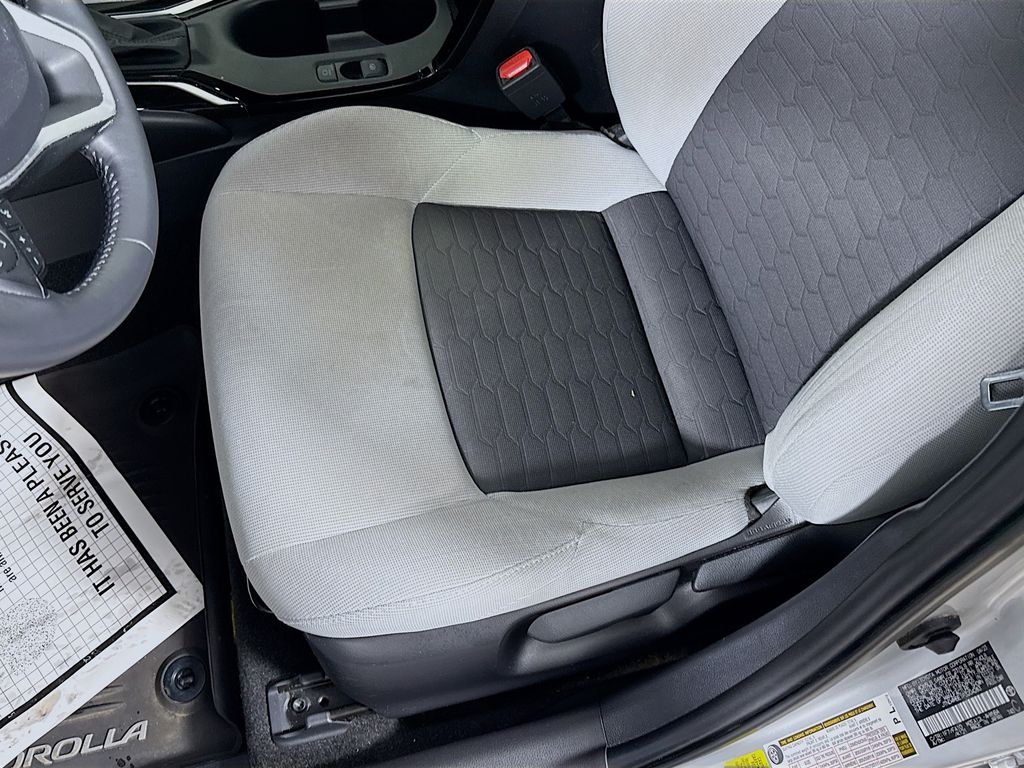 2023 Toyota Corolla SE Image 27 of 28